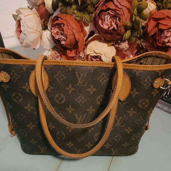 SOLD Authentic Louis Vuitton Neverfull PM - Picture 5 of 16